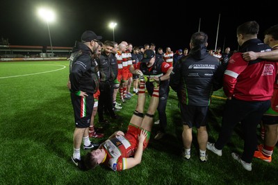 200325 - Llandovery RFC v Ebbw Vale - Super Rygbi Cymru Final - Llandovery team huddle at full time