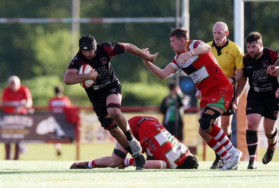 030525 - Llandovery RFC v Pontypool RFC - Super Rygbi Cymru Quarter Final - Dan Hill of Pontypool makes a break