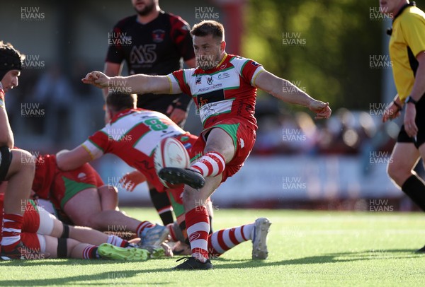 030525 - Llandovery RFC v Pontypool RFC - Super Rygbi Cymru Quarter Final - Lee Rees of Llandovery 