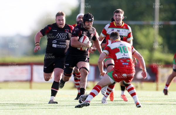 030525 - Llandovery RFC v Pontypool RFC - Super Rygbi Cymru Quarter Final - Dan Hill of Pontypool makes a break