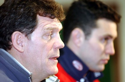 Llanelli Press Conference 080103