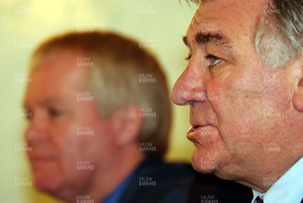 310103 - Llanelli RFC Press Conference - Llanelli Directors Stuart Gallacher and Ron Jones (left) make their views clear whilst speaking to the media