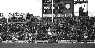 Llanelli v Australia 141192