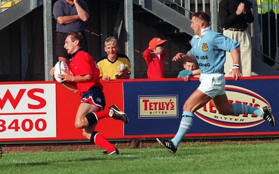 Llanelli v Ebbw Vale 290898