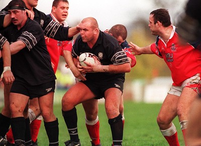 251195 - Llanelli v Neath - Justin Burnell of Neath secures the line out ball