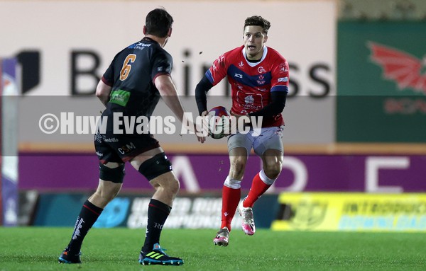 030122 - Llanelli RFC v RGC - Indigo Premiership - Tomi Lewis of Llanelli