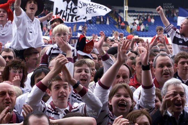 150599 - Llanelli v Swansea - SWALEC Cup Final -  Swansea fans