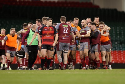 070424 - Llaneilli Wanderers v Glynneath - Division One Cup Final - Llanelli celebrate at full time