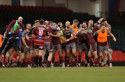 070424 - Llaneilli Wanderers v Glynneath - Division One Cup Final - Llanelli celebrate at full time