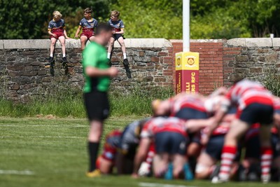100525 - Llanelli Wanderers v Gorseinon - Admiral Championship West - Young fans watch