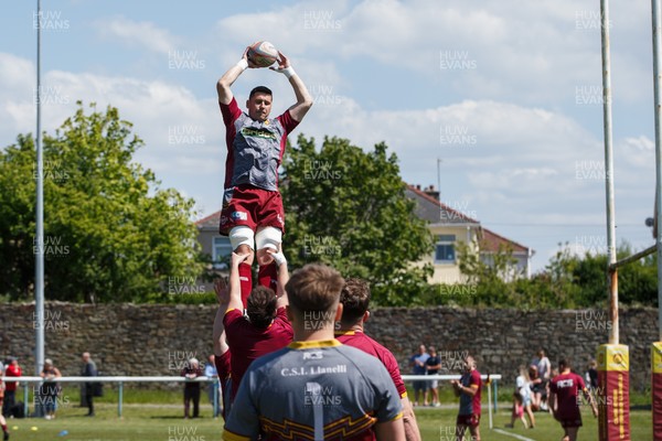 100525 - Llanelli Wanderers v Gorseinon - Admiral Championship West - Warm up