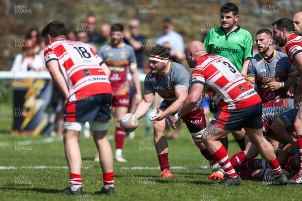 100525 - Llanelli Wanderers v Gorseinon - Admiral Championship West -