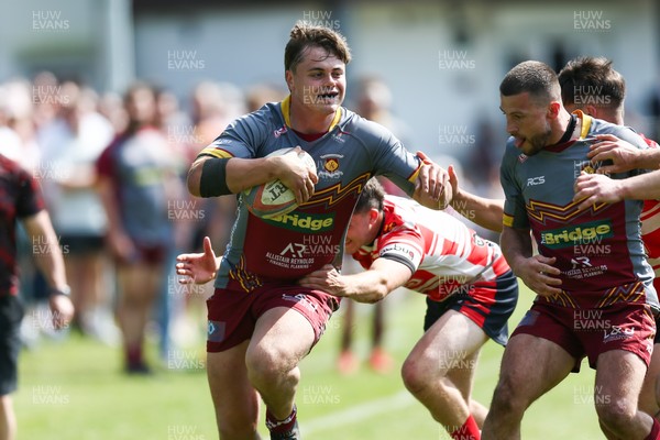 100525 - Llanelli Wanderers v Gorseinon - Admiral Championship West -