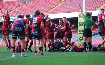 050425  Llanelli Wanderers v Tondu, WRU Championship Cup Final - Elgan Morgan of Llanelli Wanderers powers over to score try