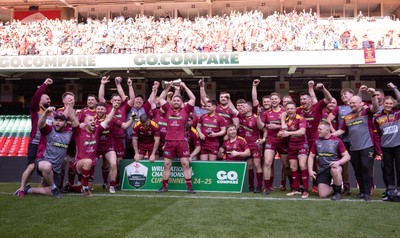 050425  Llanelli Wanderers v Tondu, WRU Championship Cup Final - Llanelli Wanderers celebrate after winning the Championship Cup Final