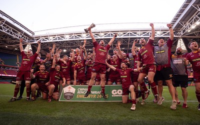 050425  Llanelli Wanderers v Tondu, WRU Championship Cup Final - Llanelli Wanderers celebrate after winning the Championship Cup Final