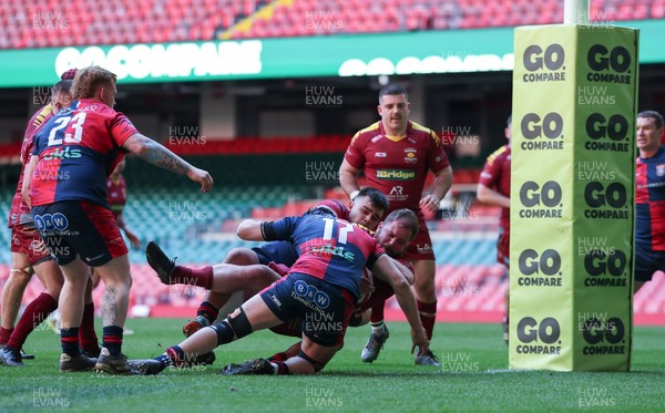 050425  Llanelli Wanderers v Tondu, WRU Championship Cup Final - Elgan Morgan of Llanelli Wanderers powers over to score try