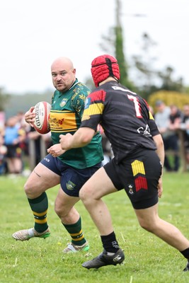 020526 - Llangadog v Cefneithin - Admiral National League 4 West B - Cefneithin attack 