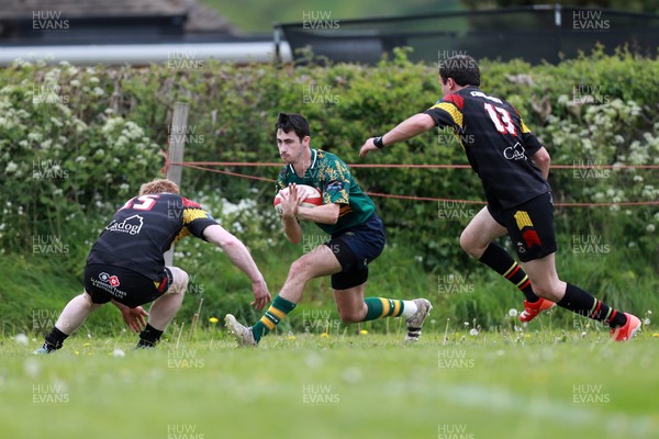 020526 - Llangadog v Cefneithin - Admiral National League 4 West B - Cefneithin on the attack 