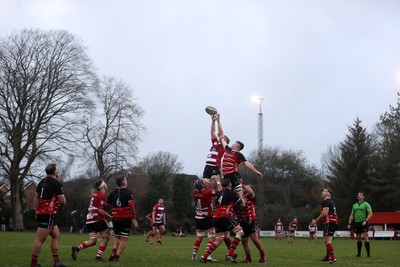 061225 - Llangennech v Brecon - WRU Premiership - Line out