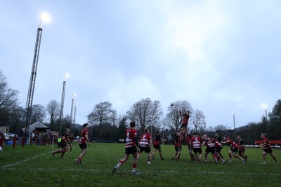 061225 - Llangennech v Brecon - WRU Premiership - Line out