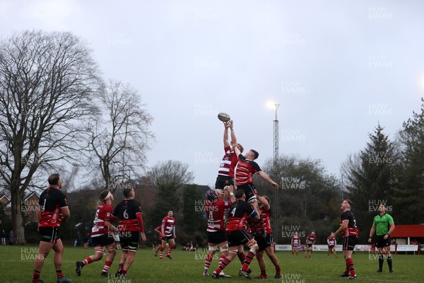 061225 - Llangennech v Brecon - WRU Premiership - Line out