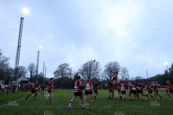 061225 - Llangennech v Brecon - WRU Premiership - Line out
