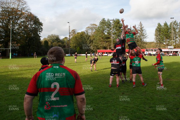 211023 - Llangennech v Dunvant - Admiral Welsh Championship West - Players compete in a lineout