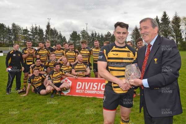 290417 Llangennech v Kidwelly - WRU National League 1 West - Anthony John of WRU presents Stuart Morris Kidwelly Captain with the trophy 