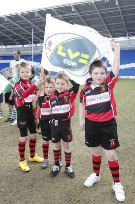 14.03.10 Cardiff Blues v Gloucester - LV=Cup Semi-Final - Dowlais RFC under 8's act as flag bearers before The Cardiff Blues take on Gloucester. 