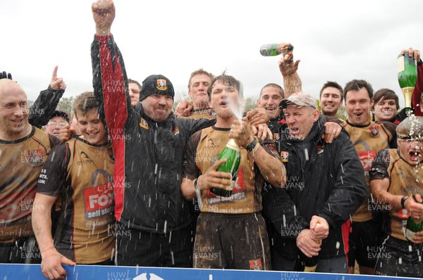 280412 Llanishen V Brecon - Division 3 South East Final - Llanishen celebrate after winning the game and the championship 