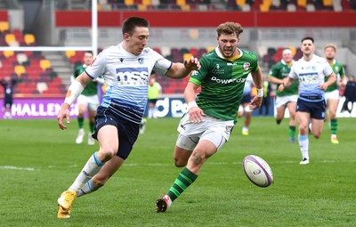 020421 - London Irish v Cardiff Blues - European Rugby Challenge Cup - Josh Adams of Cardiff Blues scores try