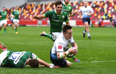 020421 - London Irish v Cardiff Blues - European Rugby Challenge Cup - Josh Adams of Cardiff Blues scores try