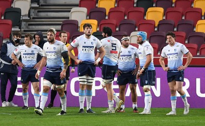 020421 - London Irish v Cardiff Blues - European Rugby Challenge Cup - Cardiff Blues players look dejected