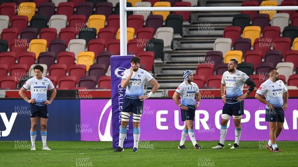 020421 - London Irish v Cardiff Blues - European Rugby Challenge Cup - Rory Thornton, Matthew Morgan, Josh Turnbull and Liam Belcher of Cardiff Blues looks dejected