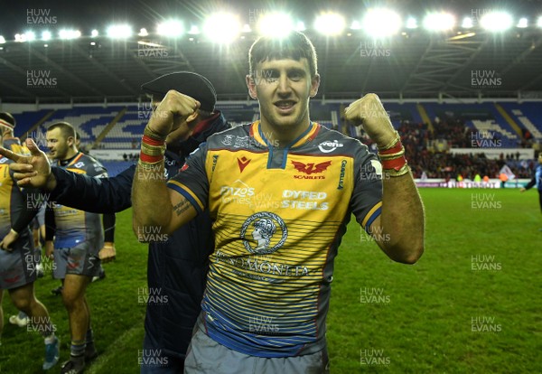 180120 - London Irish v Scarlets - European Rugby Challenge Cup - Dan Jones celebrate at the end of the game
