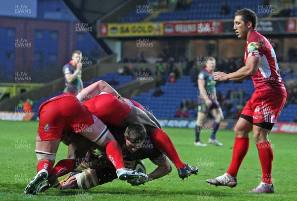 030213 London Welsh v Dragons - LV= Cup - Ieuan Jones of Dragons scores a try 