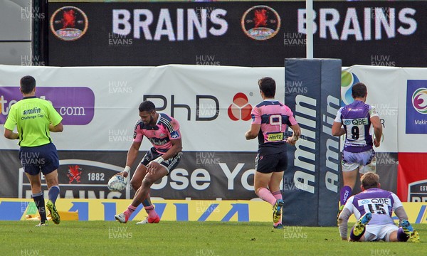 131012 - London Welsh v Stade Francais - Amlin Challenge Cup - Waisea Nayacalevu scores for Stade