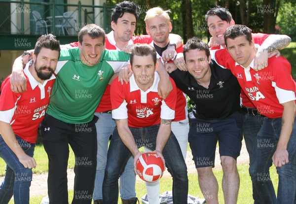 28.05.10 The Lost Prophets... The Lost Prophets rock band today(FRI) met up with the Welsh Rugby Team at their Vale of Glamorgan Hotel HQ. They are photographed with Sam Warburton and Stephen Jones. 