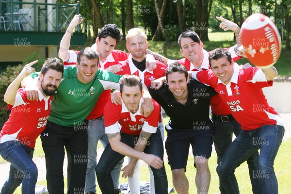 28.05.10 The Lost Prophets... The Lost Prophets rock band today(FRI) met up with the Welsh Rugby Team at their Vale of Glamorgan Hotel HQ. They are photographed with Sam Warburton and Stephen Jones. 