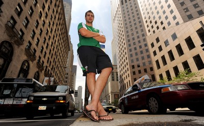 Luke Charteris Arrives in Chicago 010609