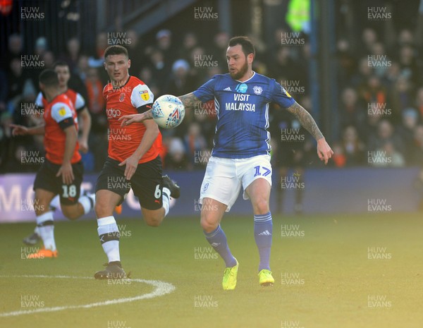 080220 - Luton Town v Cardiff City - Sky Bet Championship -  Lee Tomlin attacks for Cardiff
