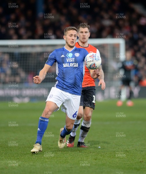 080220 - Luton Town v Cardiff City - Sky Bet Championship -  Will Vaulks on the ball for Cardiff