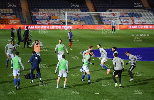 160221 - Luton Town v Cardiff City - Sky Bet Championship - Cardiff City players warming up