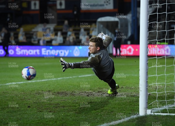 160221 - Luton Town v Cardiff City - Sky Bet Championship - Dillon Phillips of Cardiff City during the pre-match warm-up 