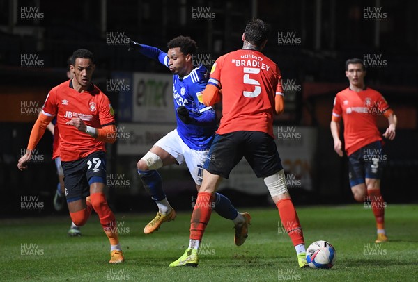 160221 - Luton Town v Cardiff City - Sky Bet Championship - Josh Murphy of Cardiff City battles with Sonny Bradley of Luton Town