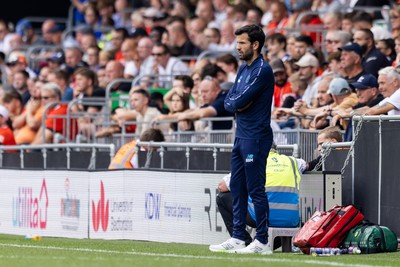 230825 - Luton Town v Cardiff City - Sky Bet League 1 - Cardiff City manager Brain Barry Murphy