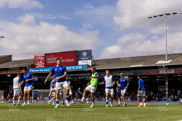 230825 - Luton Town v Cardiff City - Sky Bet League 1 - Cardiff City warming up before the match against Luton Town