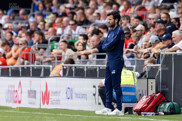 230825 - Luton Town v Cardiff City - Sky Bet League 1 - Cardiff City manager Brain Barry Murphy
