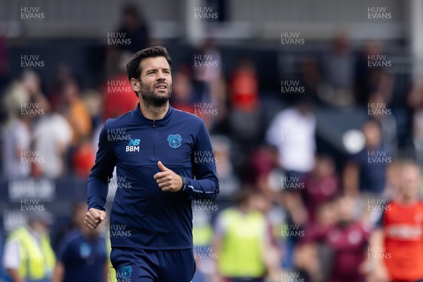 230825 - Luton Town v Cardiff City - Sky Bet League 1 - Cardiff City manager Brain Barry Murphy